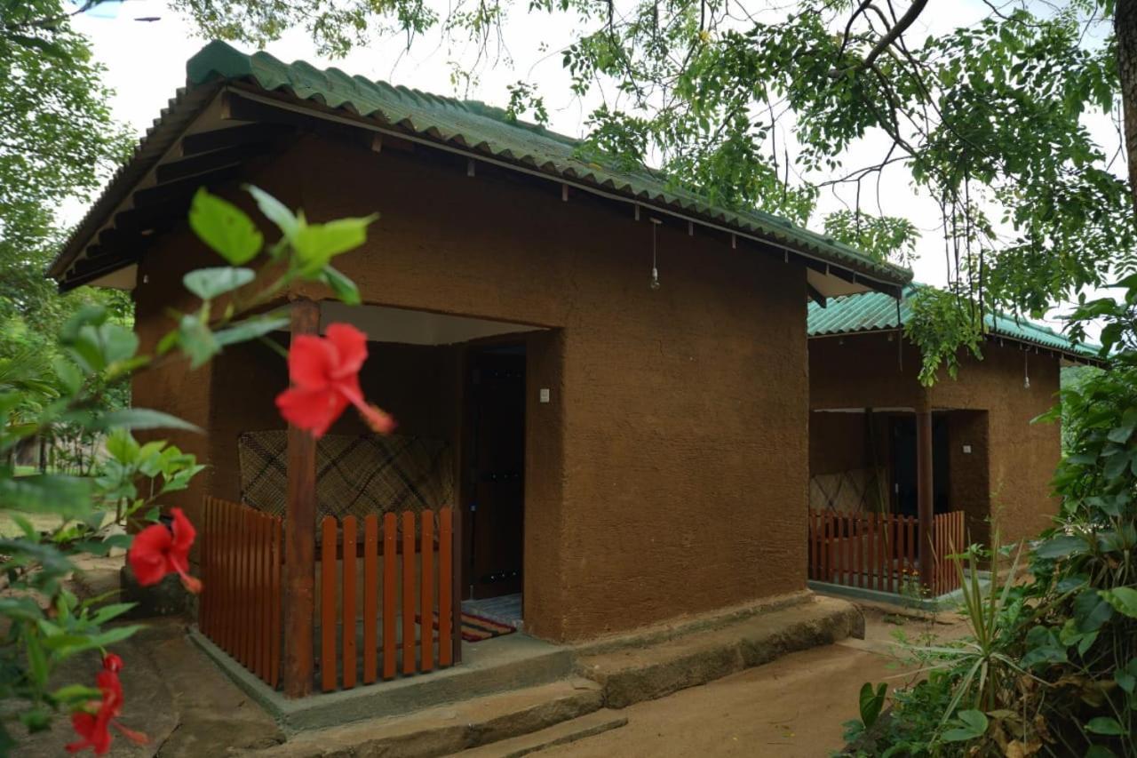 Agoura Hills Hotel Kurunegala Exterior photo
