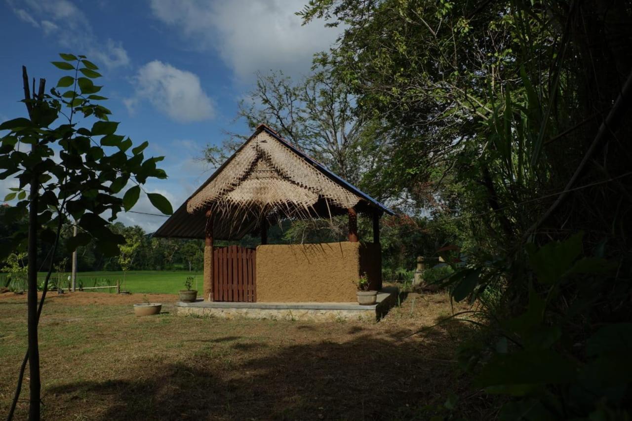 Agoura Hills Hotel Kurunegala Exterior photo